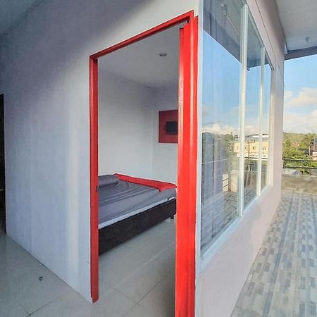 Sky Residence Tomohon Mitra Reddoorz Esterno foto