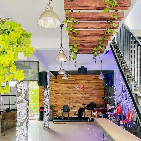 Sky Residence Tomohon Mitra Reddoorz Esterno foto