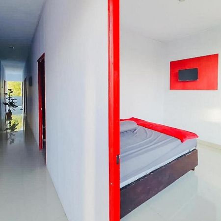 Sky Residence Tomohon Mitra Reddoorz Esterno foto