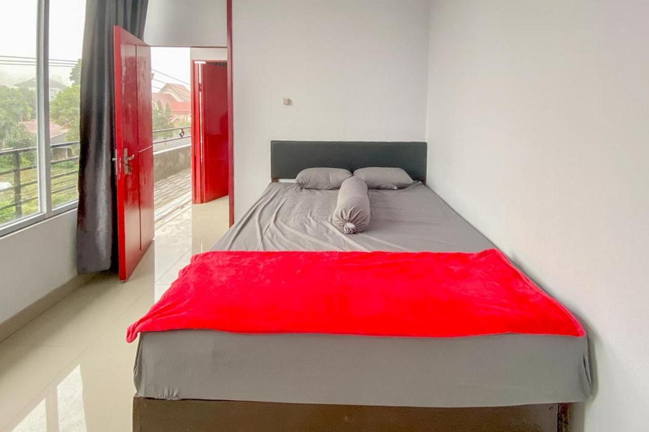 Sky Residence Tomohon Mitra Reddoorz Esterno foto