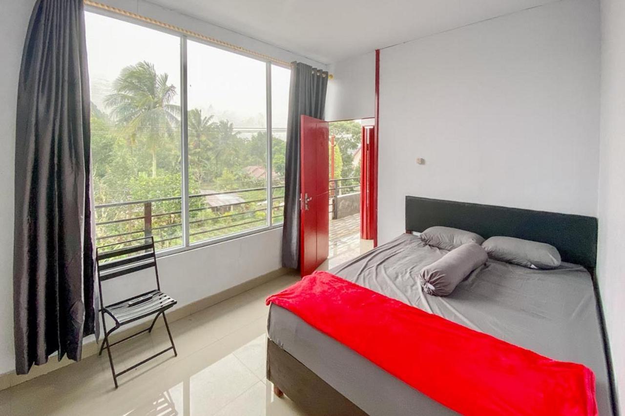 Sky Residence Tomohon Mitra Reddoorz Esterno foto