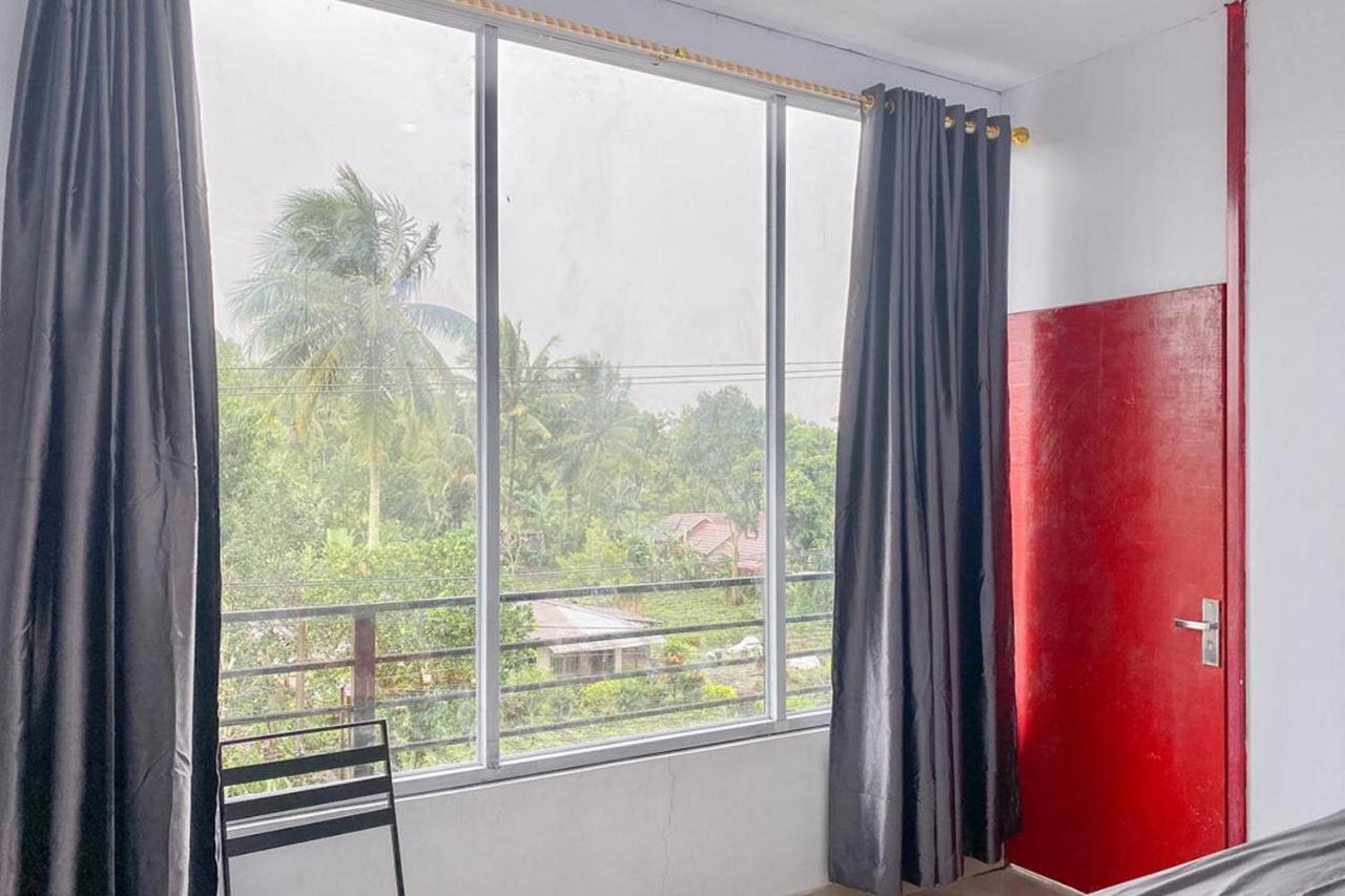 Sky Residence Tomohon Mitra Reddoorz Esterno foto